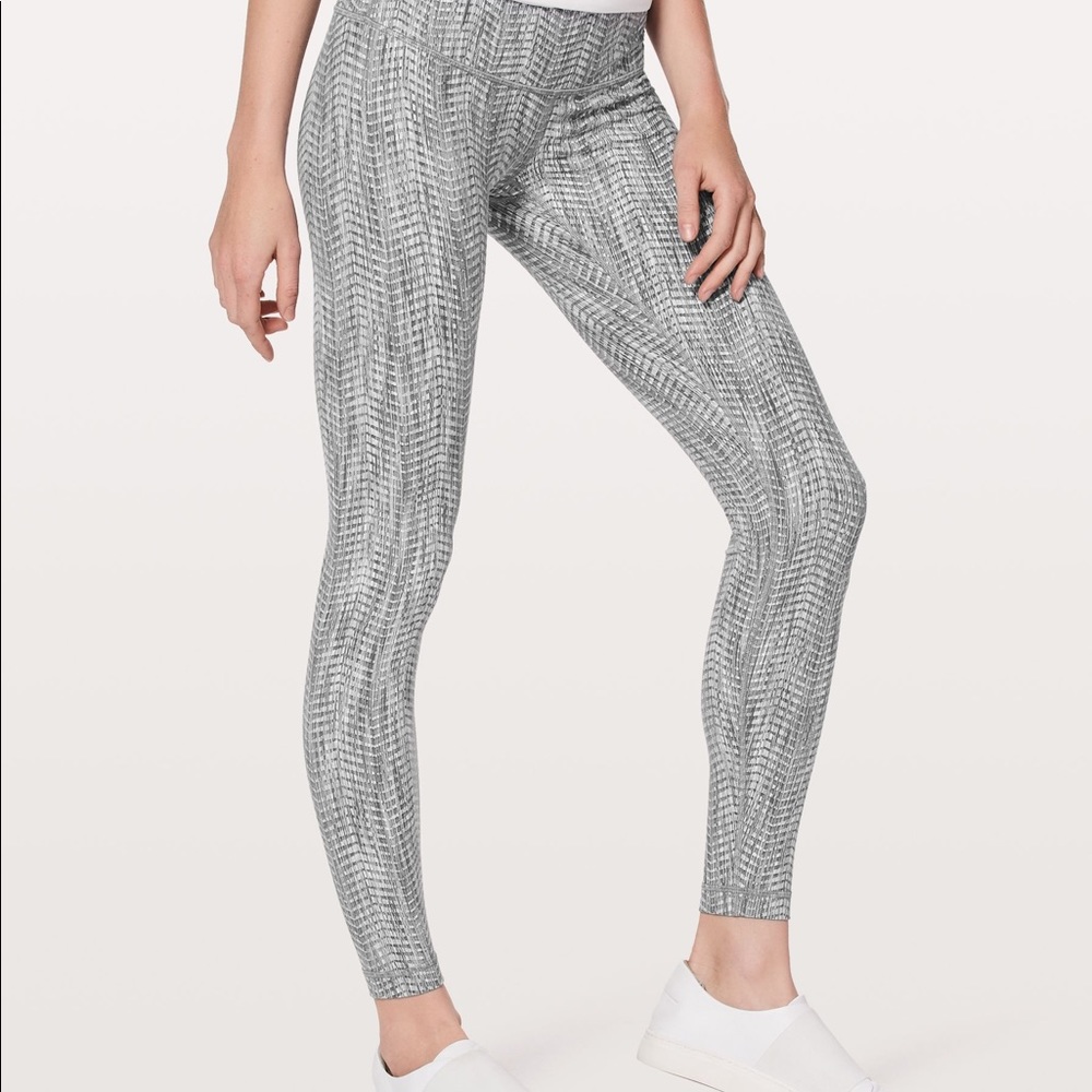 Lululemon Wunder Under Low Rise Crop Size 8